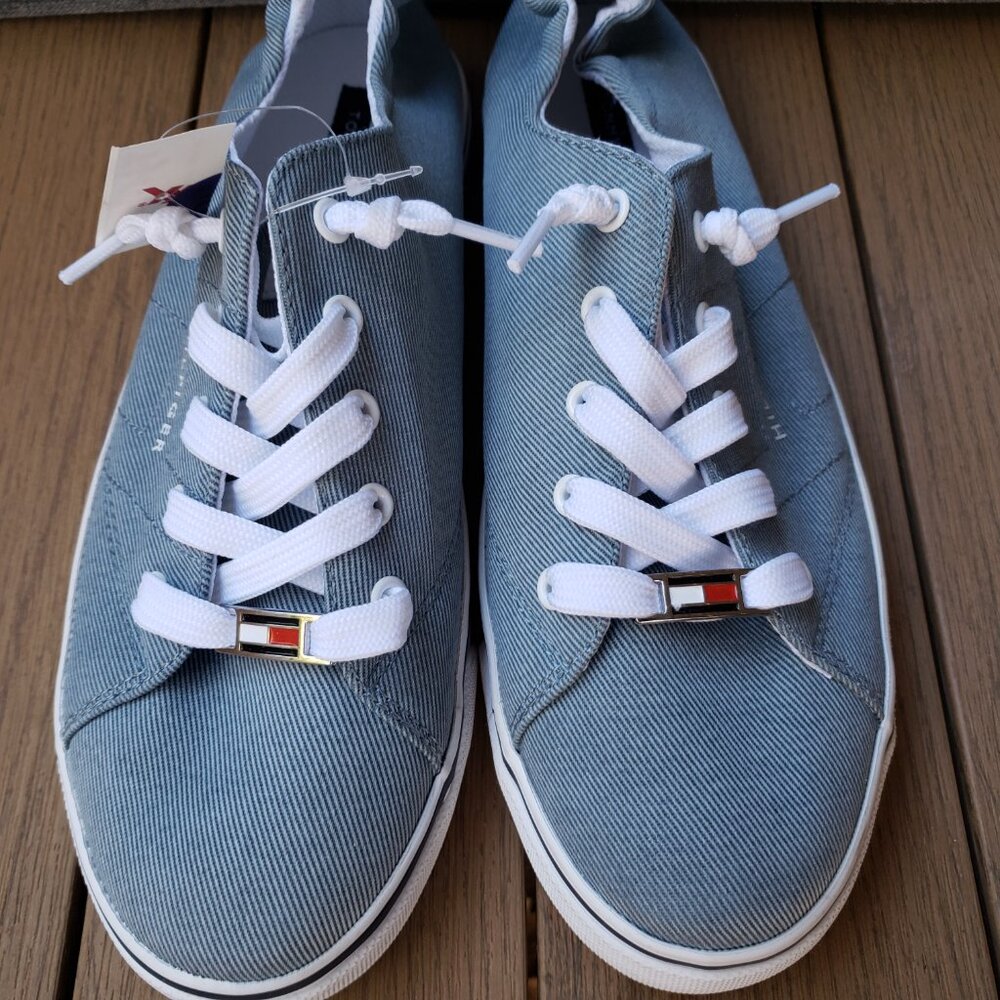 BNWT Tommy Hilfiger Odesi shoreline sneaker blue gray white combo (8.5) KICKS
